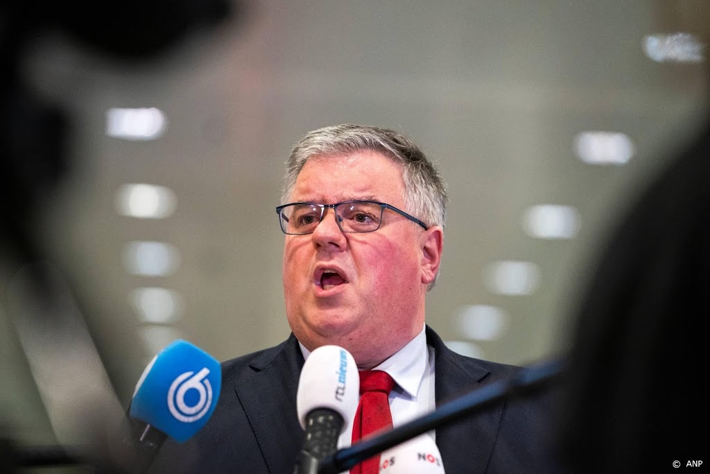 Bruls wil dat kabinet vuurwerkverbod definitief maakt