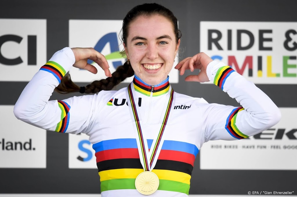 Veldrijdster Van Anrooij wereldkampioen bij junioren