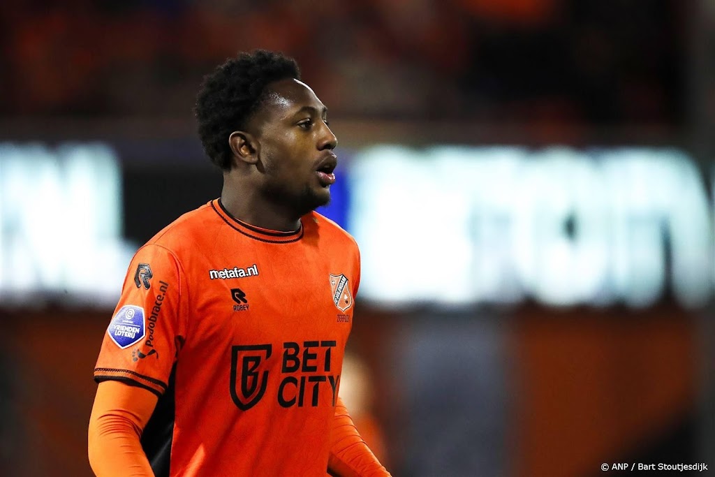 Spits Zeefuik verlaat FC Volendam per direct voor AZ