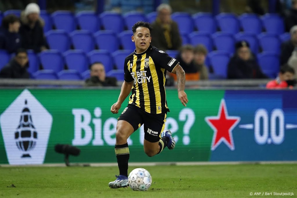 Vitesse verkoopt aanvaller Manhoef aan Stoke City