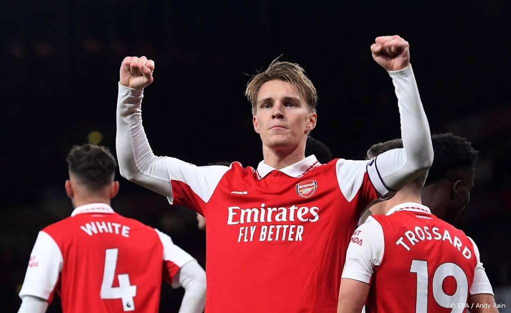Arsenal stevig aan kop in Premier League na zege op Everton