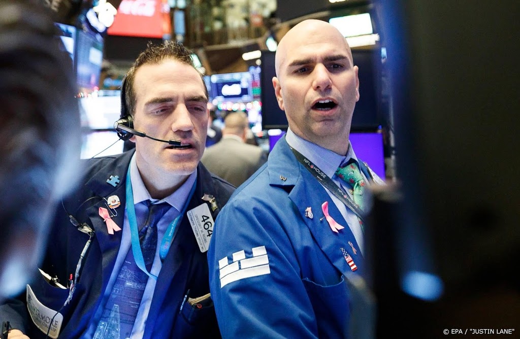 Wall Street opent fors lager