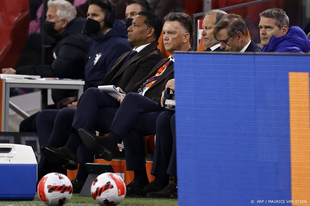 Van Gaal: ik ken de landen niet goed, scouts moeten aan de slag