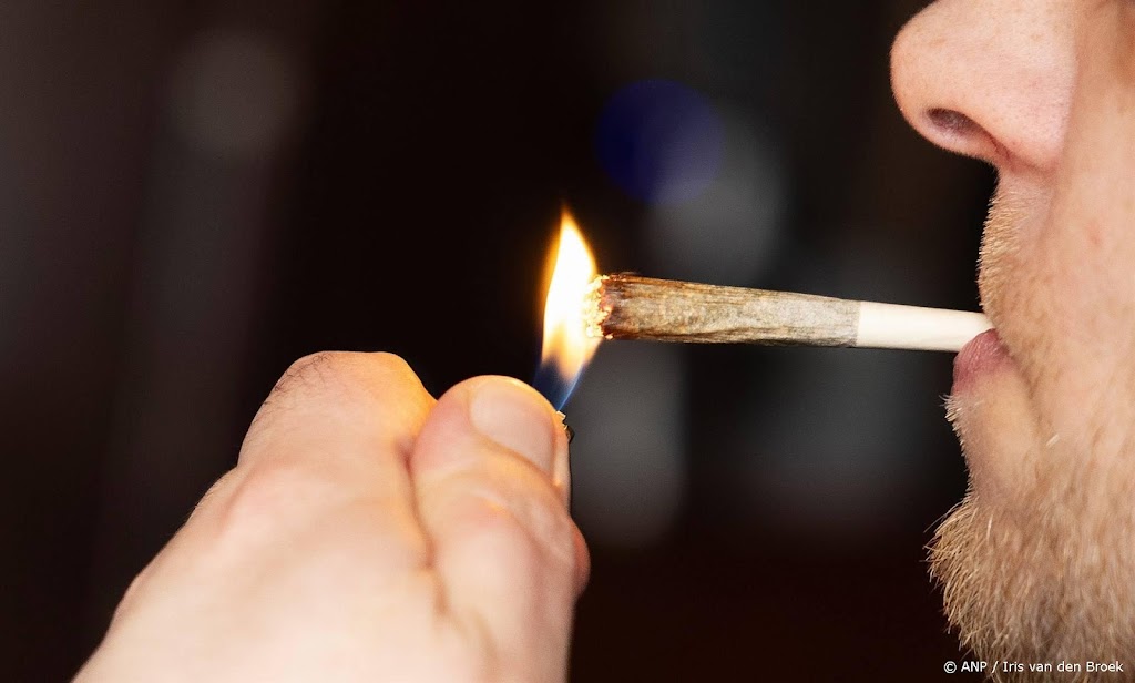 Duitsers kunnen voortaan legaal cannabis gebruiken