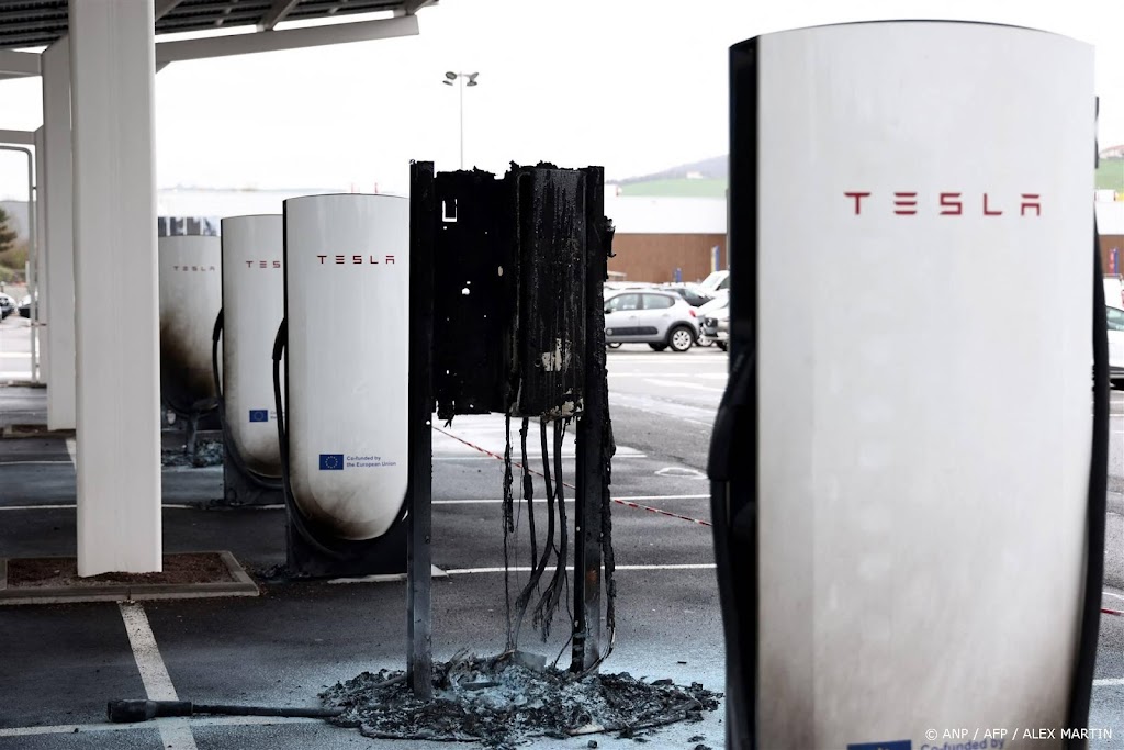 Tesla-verkopen kelderen in Frankrijk en Zweden