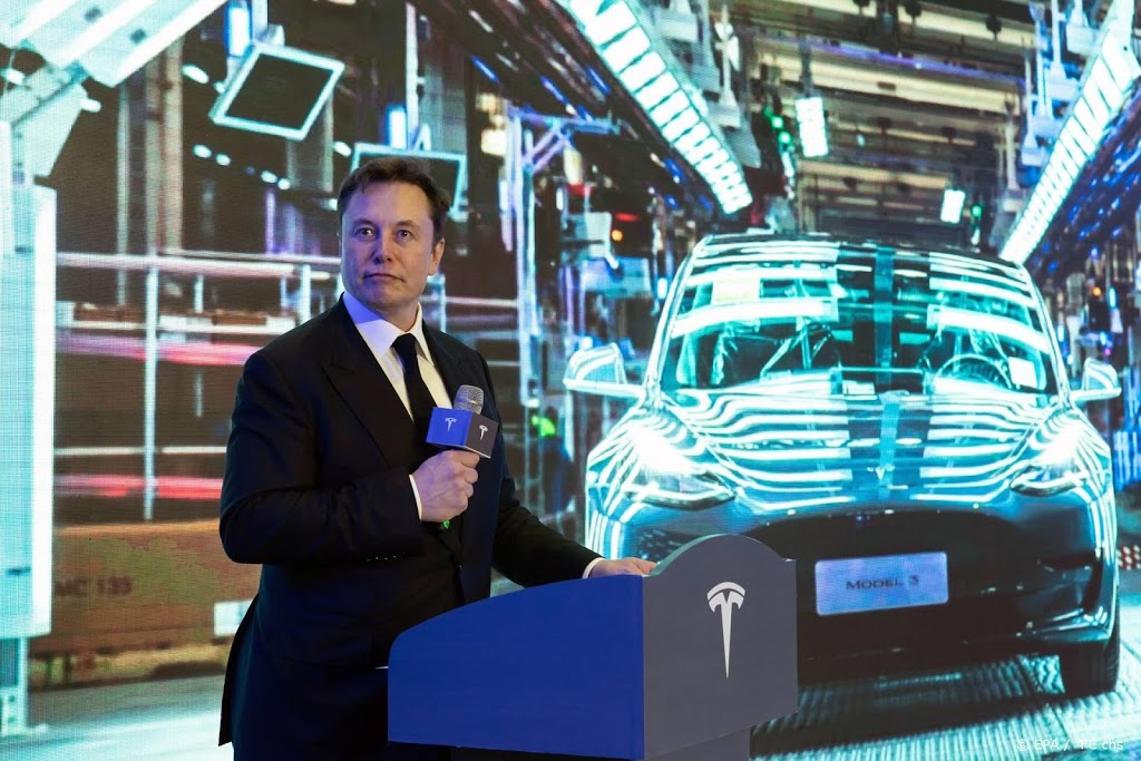 Tesla-baas Elon Musk twittert beurskoers omlaag