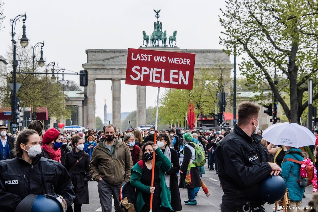 Demonstranten raken slaags met politie in Berlijn