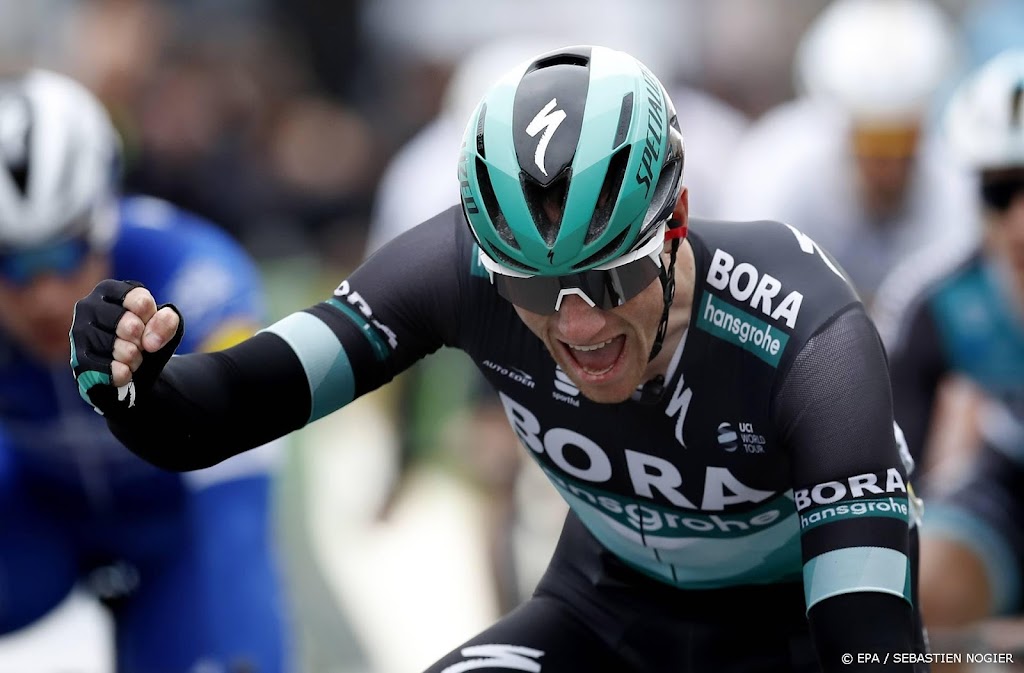 Sprinter Bennett boekt in Eschborn-Frankfurt eerste zege in 2022