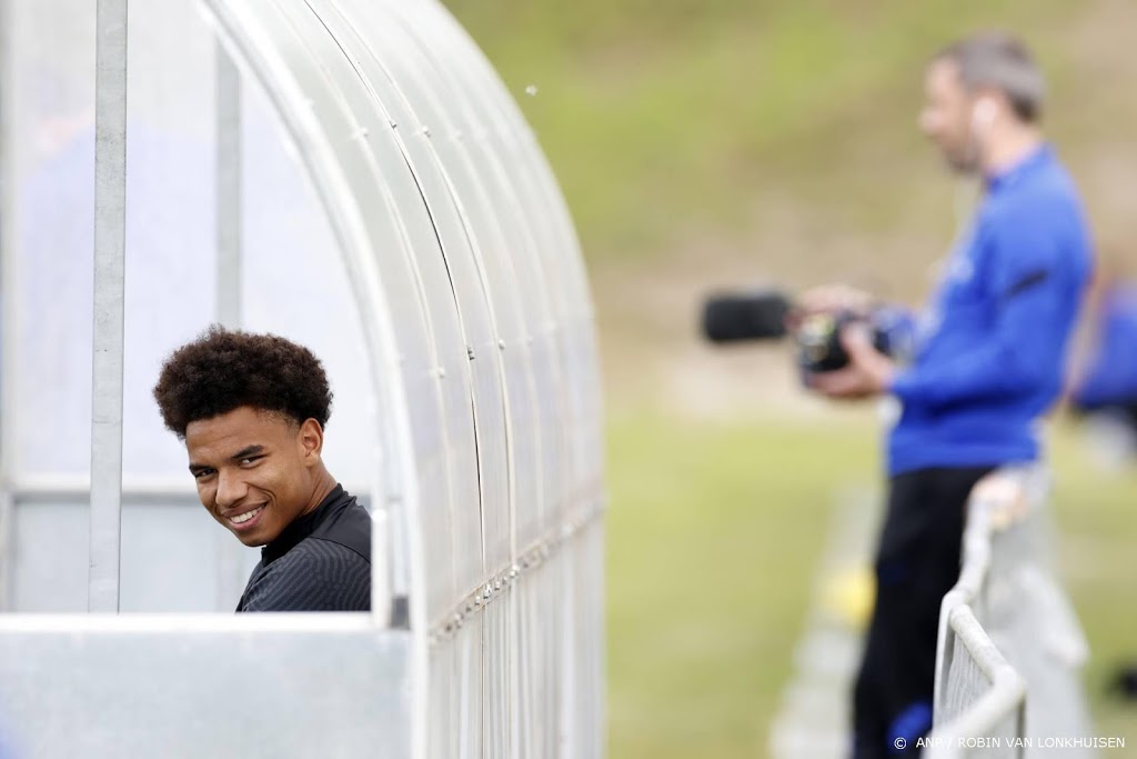 Lachende gezichten bij training Jong Oranje