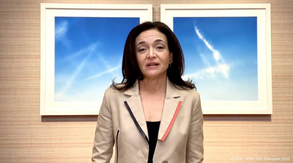 Beleggers schrikken van stap terug operationeel topvrouw Facebook