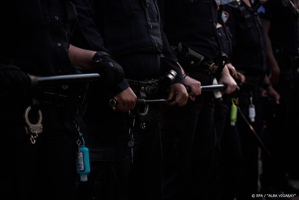 'New York bezuinigt 1 miljard dollar op politie'