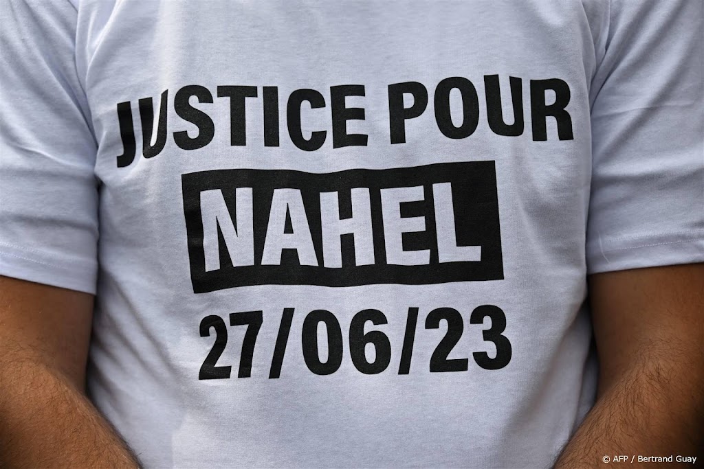 Door Franse politie doodgeschoten 17-jarige Nahel wordt begraven