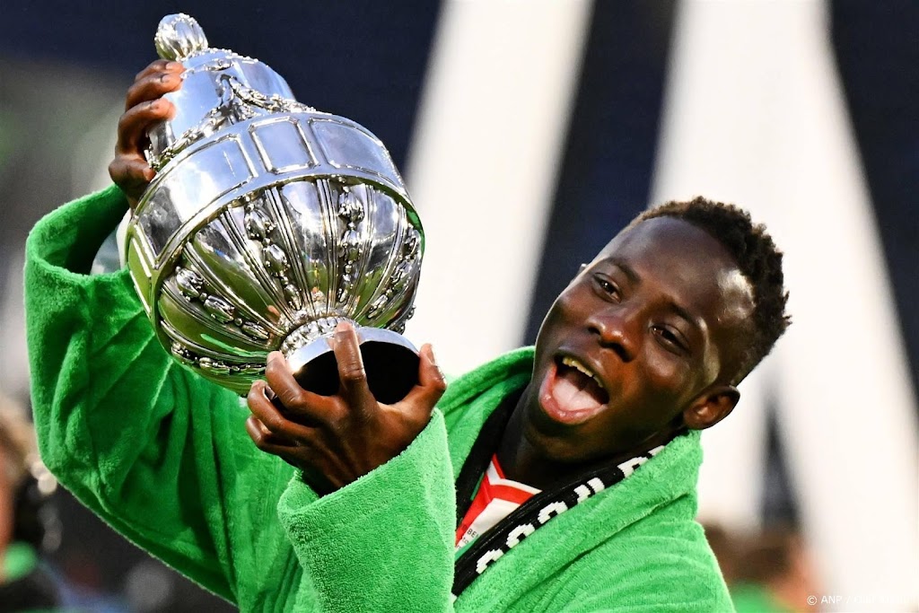 Feyenoord-huurling Minteh van Newcastle naar Brighton