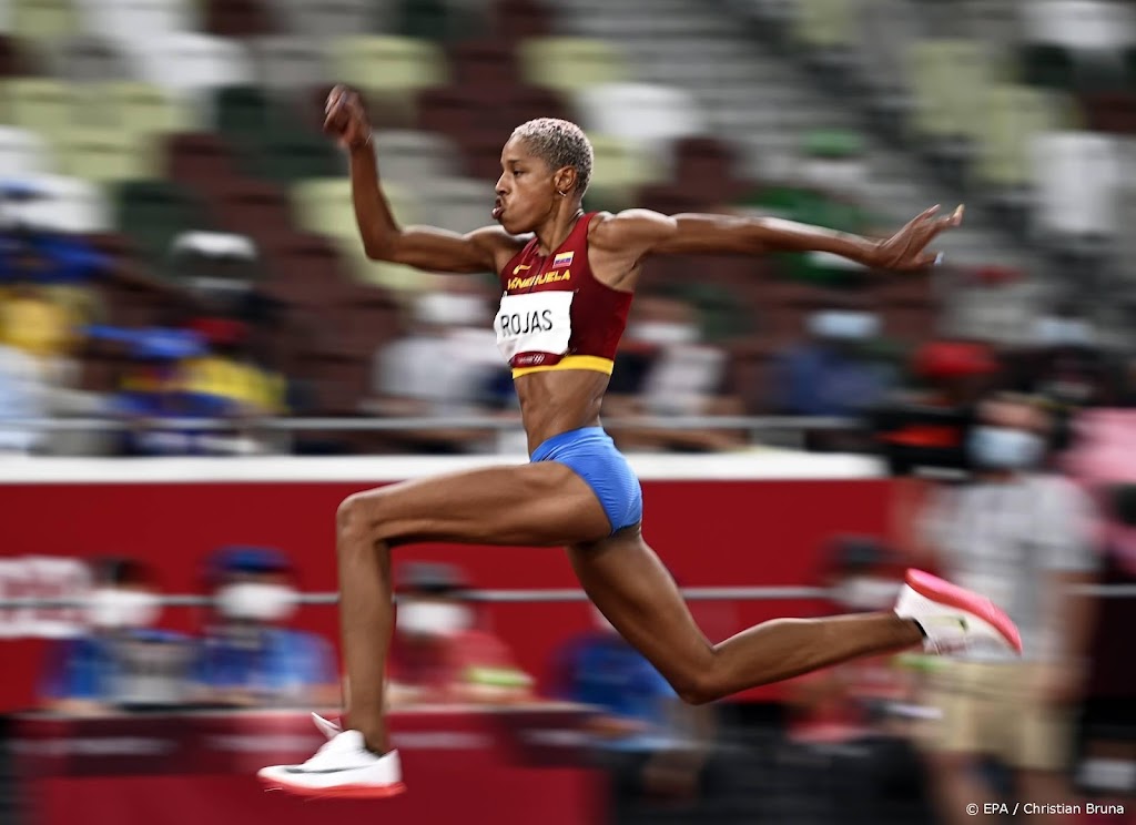 Rojas olympisch kampioene hinkstapspringen met wereldrecord