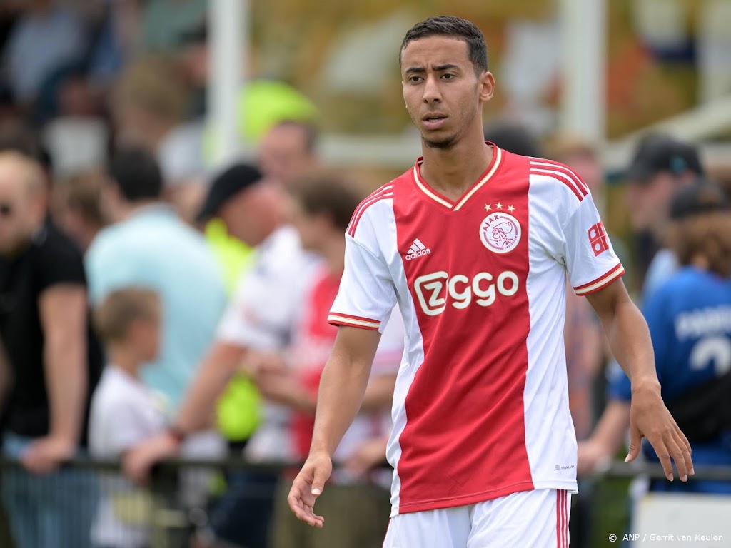 Ajax-verdediger Salah-Eddine op huurbasis naar FC Twente