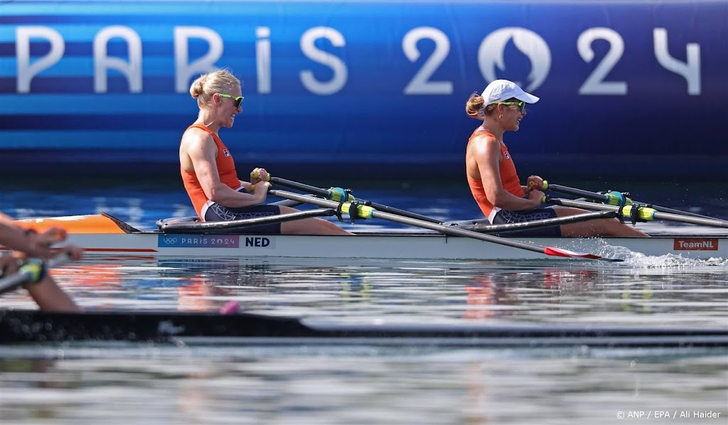 Roeisters dubbeltwee grijpen net naast medaille in Parijs