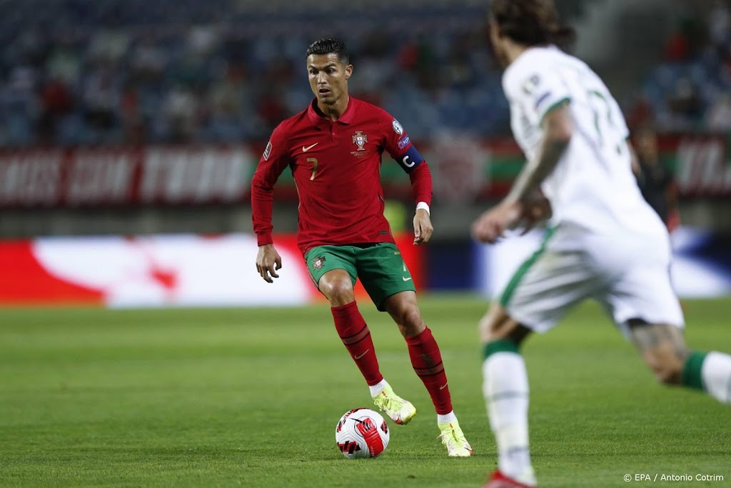 Ronaldo leidt Portugezen in 96e minuut naar zege op Ierland