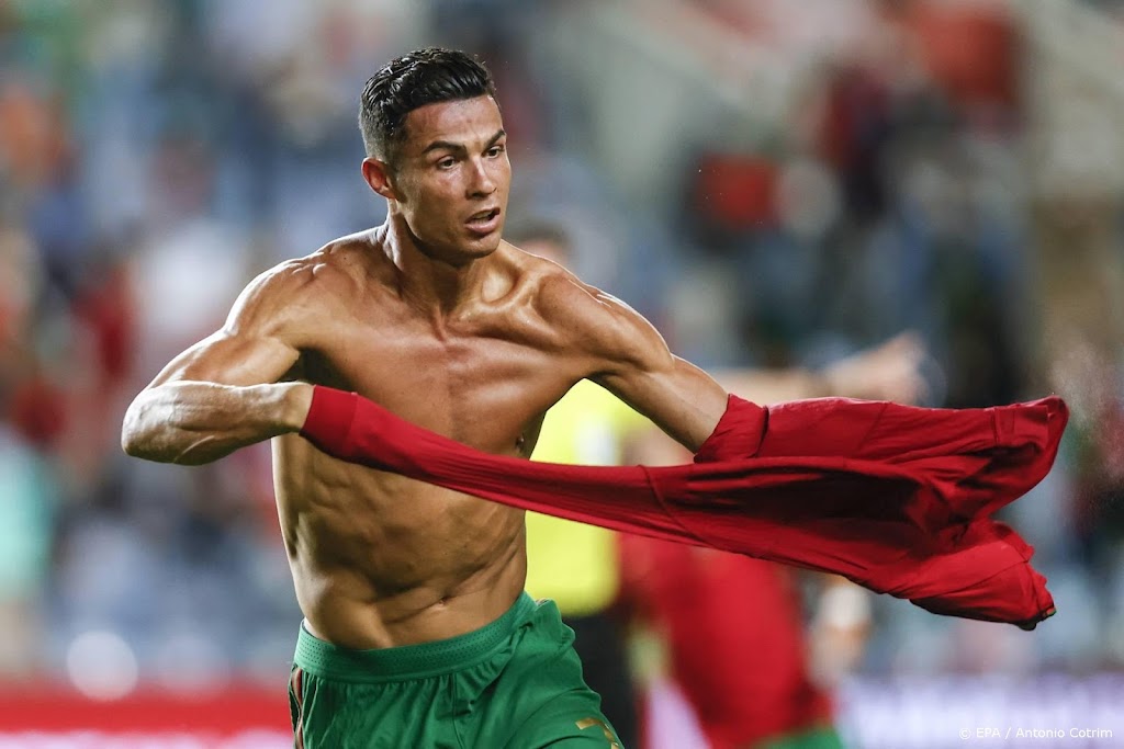 Ronaldo komt op 111 interlandgoals en passeert Daei