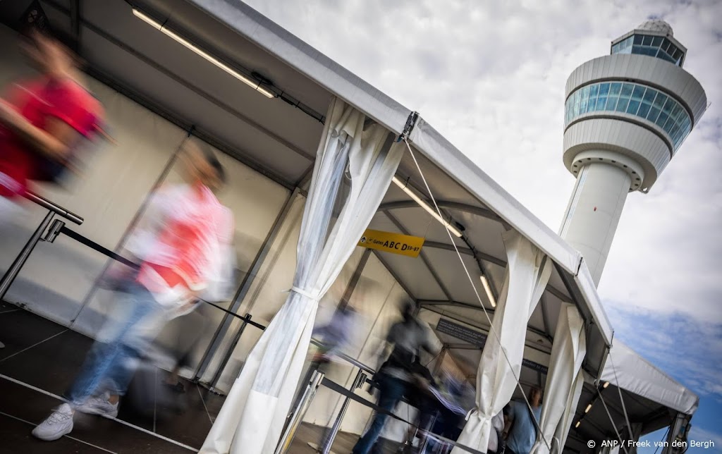 500 mensen met afstand tot arbeidsmarkt op Schiphol aan de slag