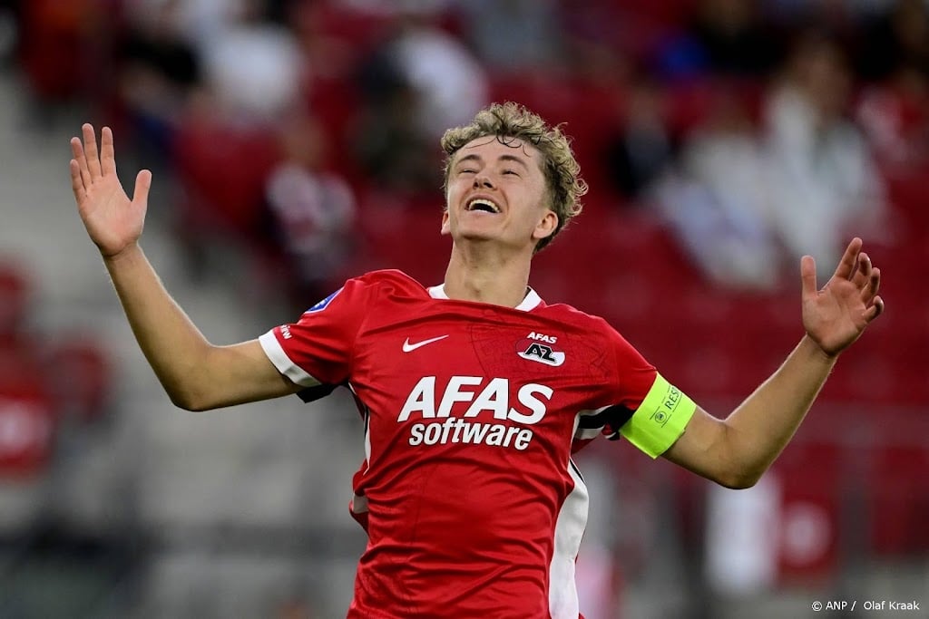Aanvallende middenvelder Mijnans verlengt contract bij AZ