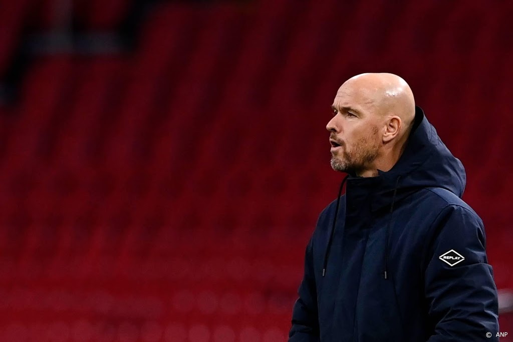 Ajax-trainer Ten Hag ziet niets in permanente 'coronabubbel'
