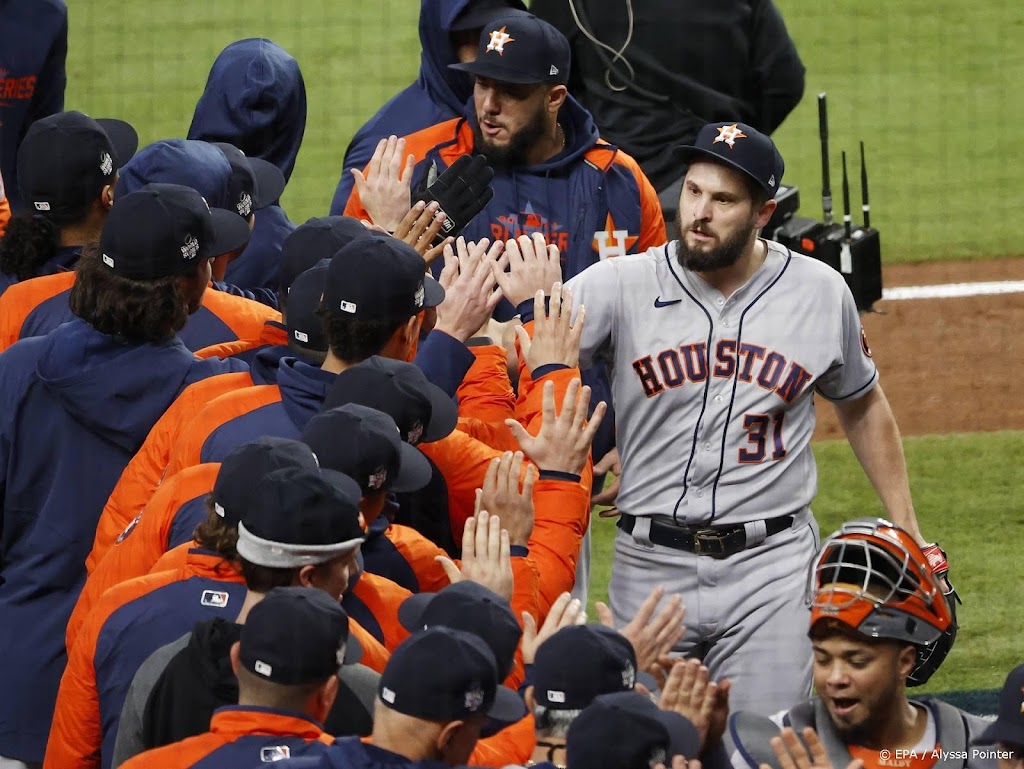 Honkballers Astros winnen van Braves en verlengen World Series