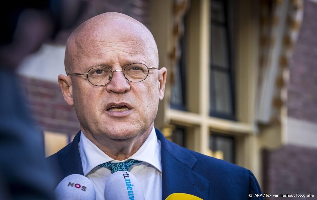 Overleg tussen KNVB en Grapperhaus naar voren gehaald