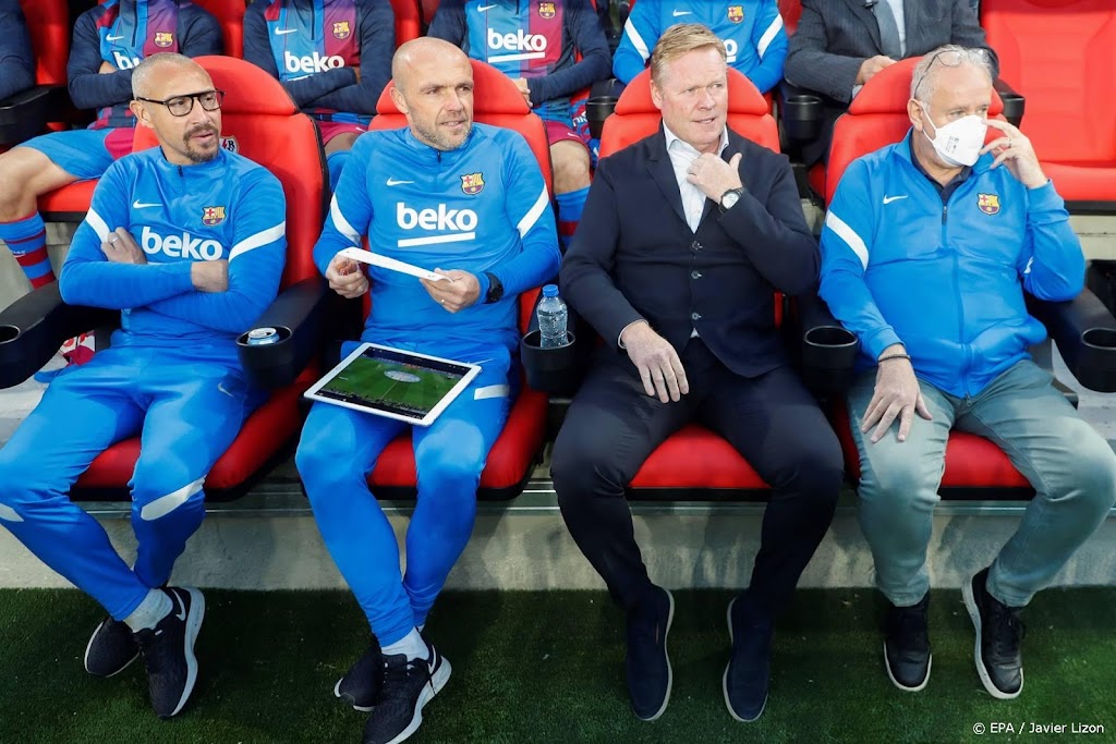 Ook assistent Schreuder definitief weg bij FC Barcelona