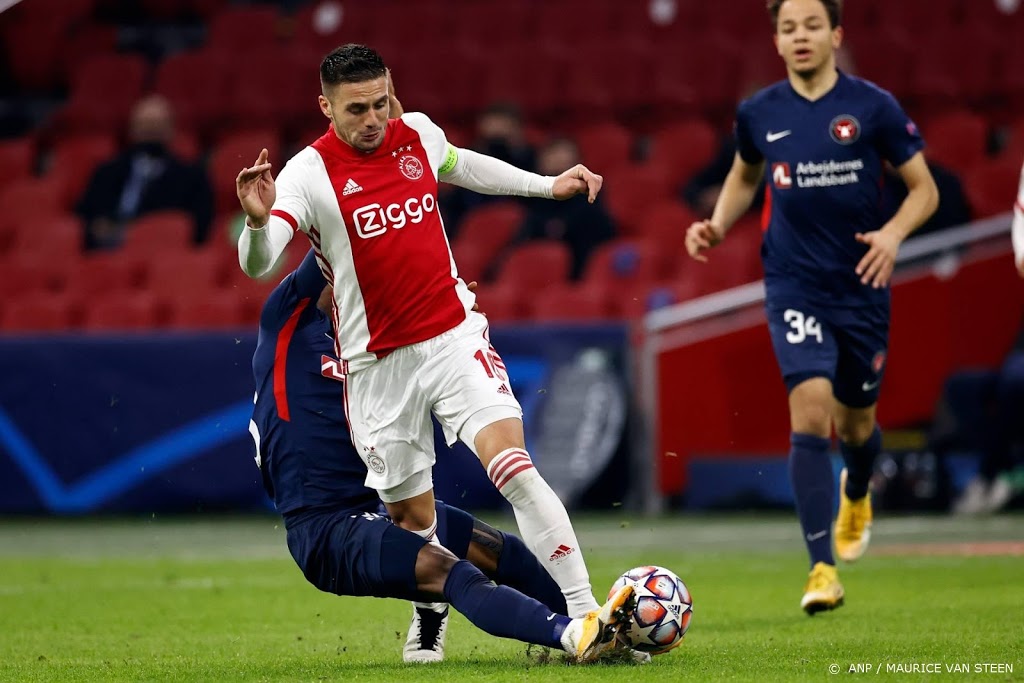Ajax start met Tadic als spits en Álvarez tegen Liverpool