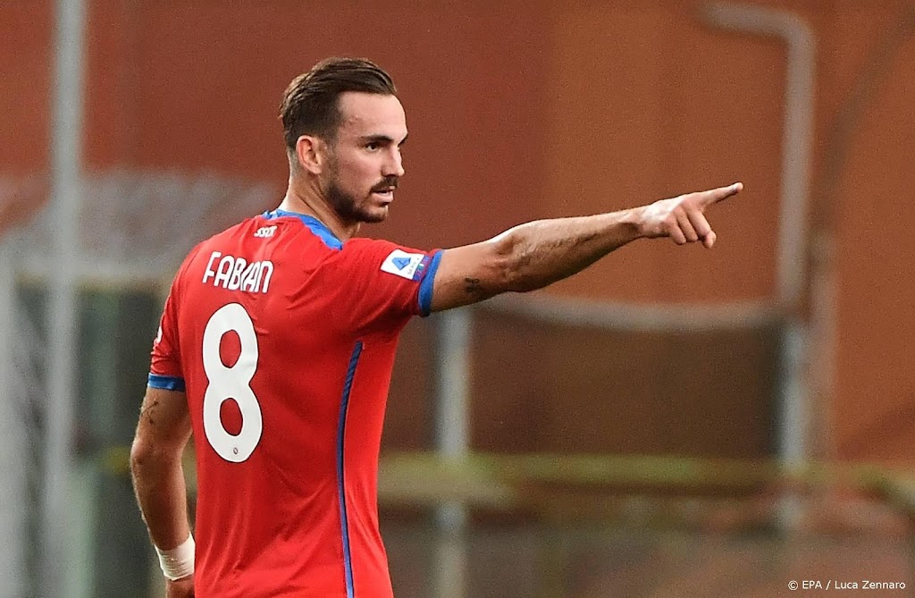 Napoli geeft terrein prijs aan kop van Italiaanse Serie A