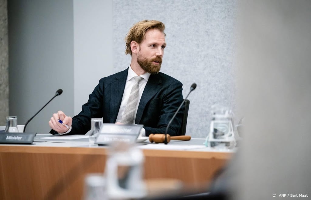 Wiersma: hulp van pensioenfondsen bij renovatie schoolgebouwen