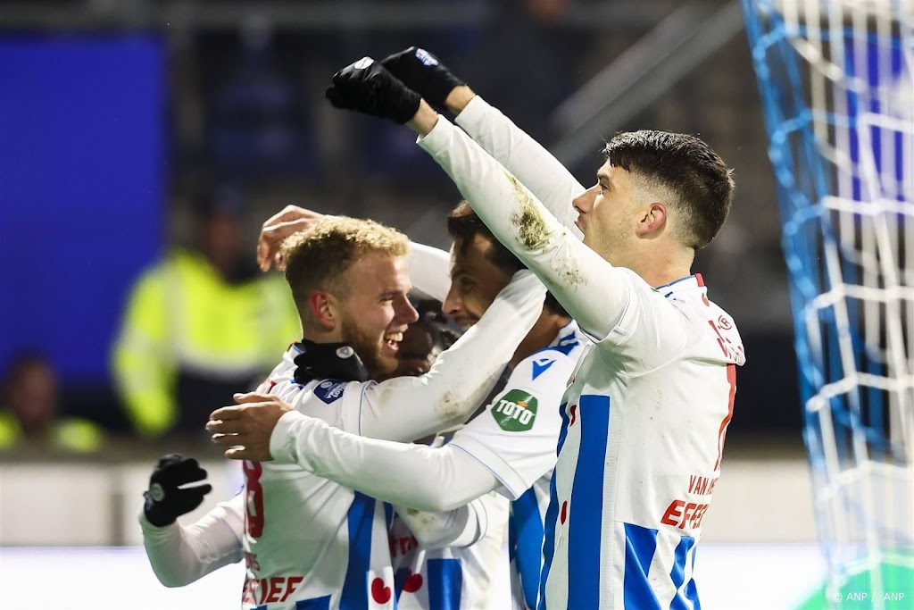 Heerenveen pakt ook Almere City met 3-0 in