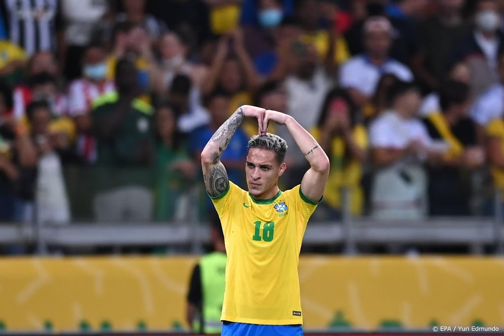 Ajacied Antony scoort voor Brazilië