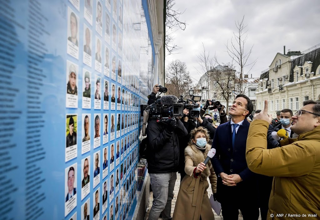 Rutte 'enorm geraakt' door monument oorlogsslachtoffers Oekraïne