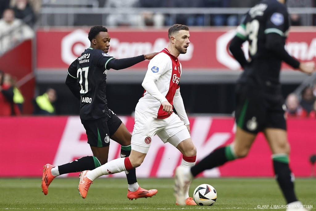 Aanvoerder Henderson maakt seizoen af bij Ajax