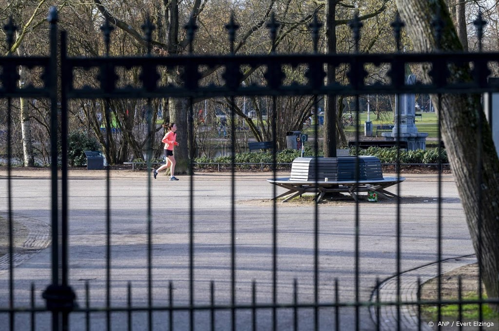 Poorten van Vondelpark in Amsterdam opnieuw dicht
