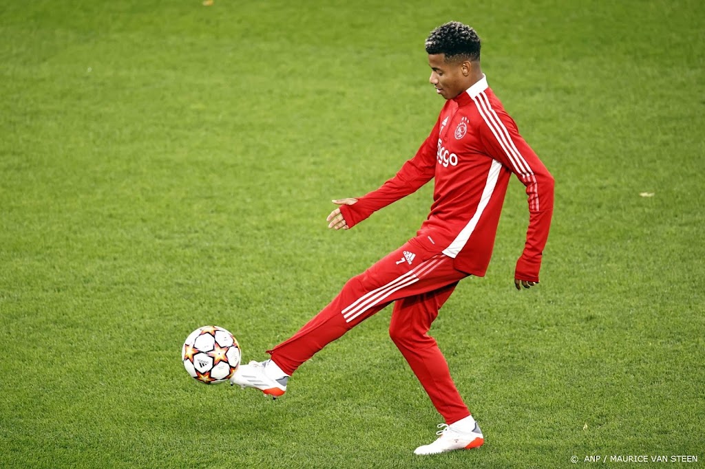 Ajax leefde nadrukkelijk mee met Neres in Oekraïne