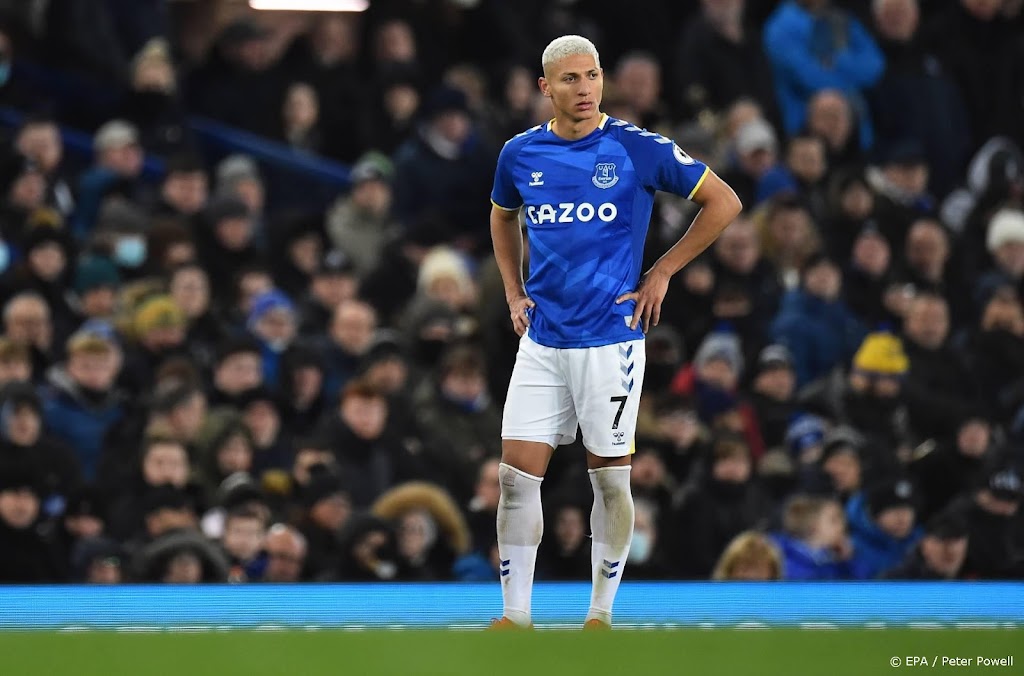 Everton legt sponsordeals met Rus Oesmanov stil