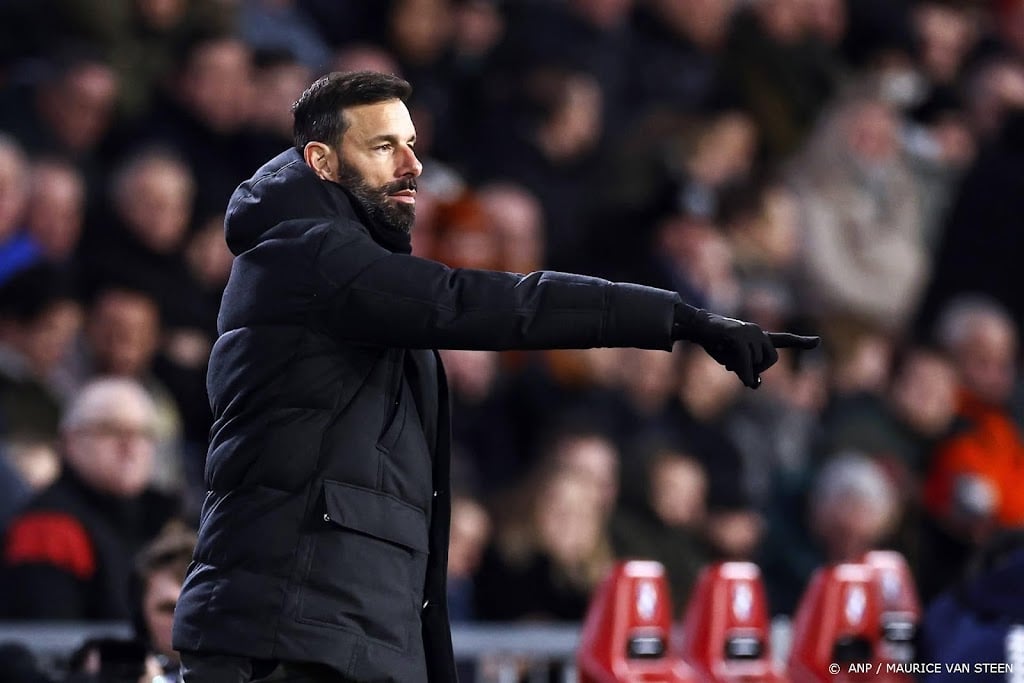 Van Nistelrooij geeft Simons rust voor bekerduel met ADO