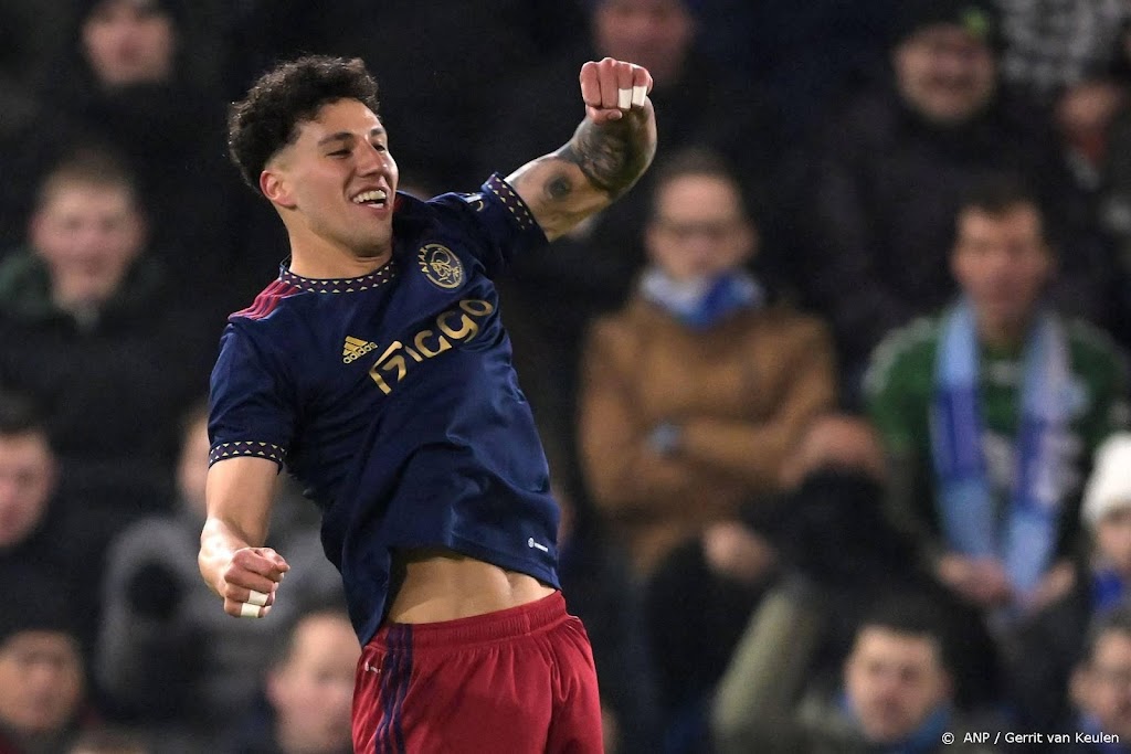 Ajax met simpele zege naar halve finale KNVB-beker