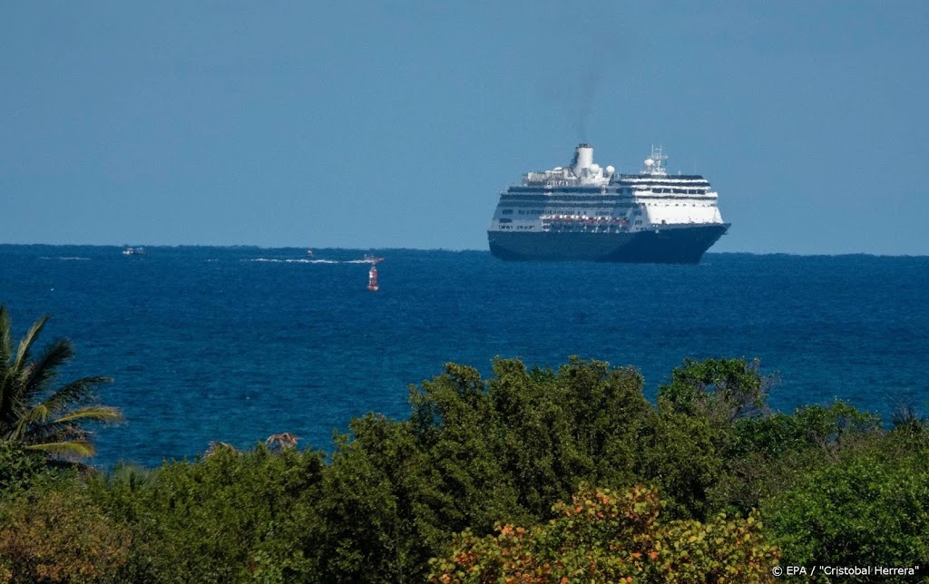 Cruiseschip Zaandam aangemeerd in Florida