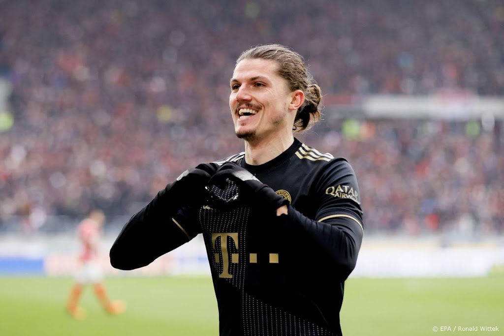 Bayern München speelt tegen Freiburg heel even met twaalf man