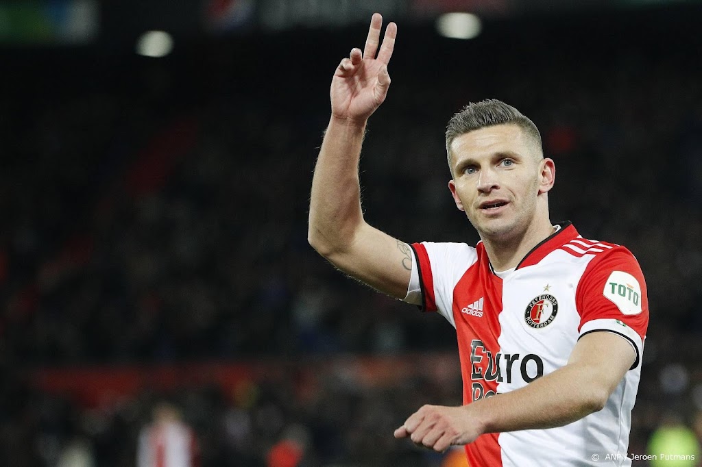 Feyenoord dankzij twee late goals moeizaam langs Willem II