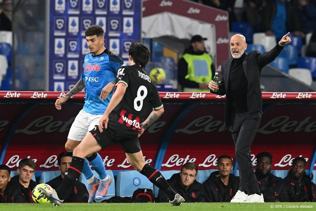 Koploper Napoli verliest in Serie A thuis met 4-0 van AC Milan