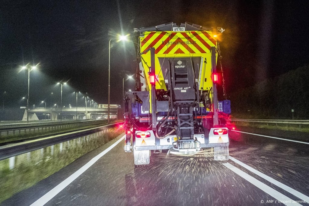 Rijkswaterstaat strooide in hele winter 135 miljoen kilo zout