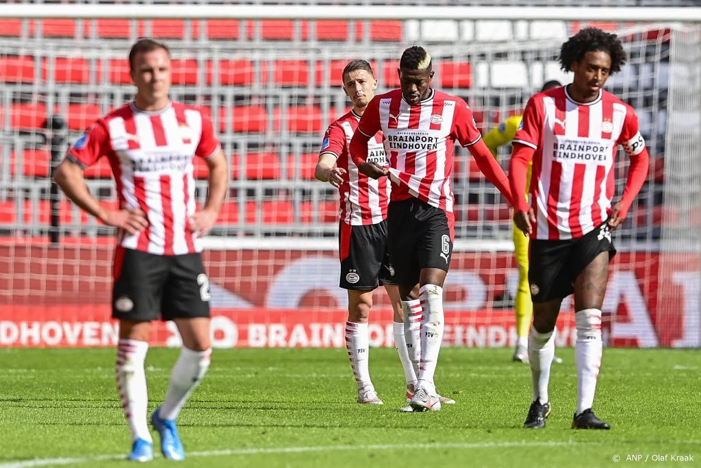 Wisselvallig PSV laat opnieuw punten liggen tegen sc Heerenveen