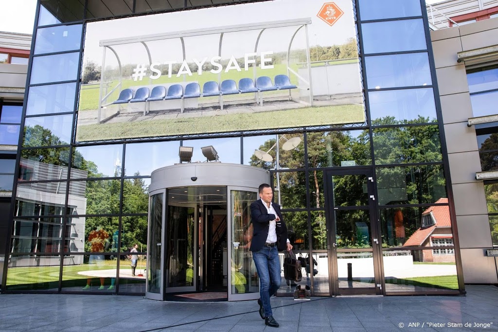 Nederlands voetbal legt laatste hand aan 'Deltaplan'