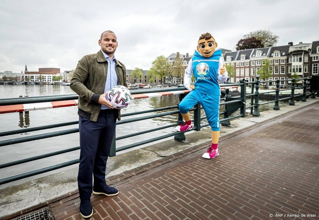 Gestopte Sneijder stelt afscheidswedstrijd weer uit