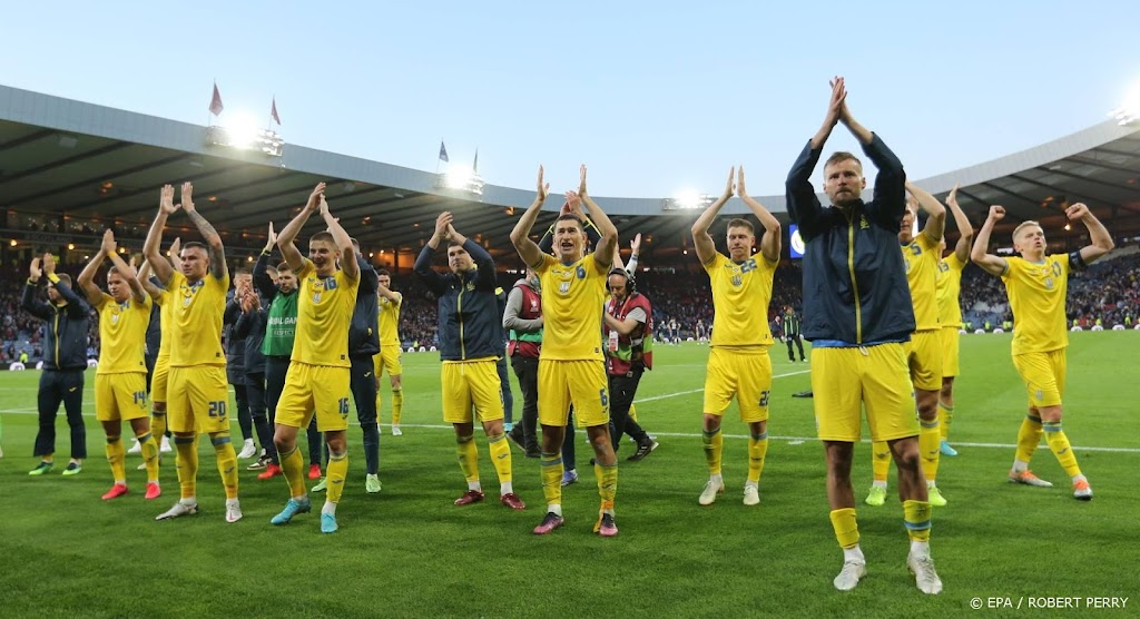 Oekraïense voetballers vechten op het veld voor hun land