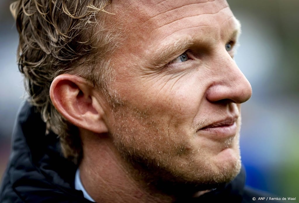 Trainer Kuijt wil ADO volgend seizoen naar Eredivisie leiden